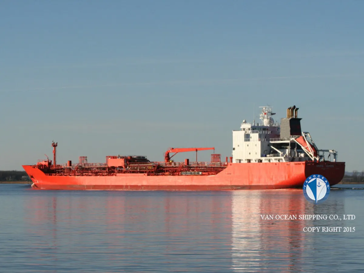 Oil/Chemical tanker for sale