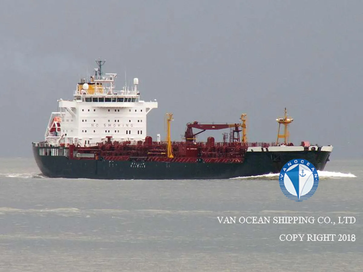 Oil/Chemical tanker for sale