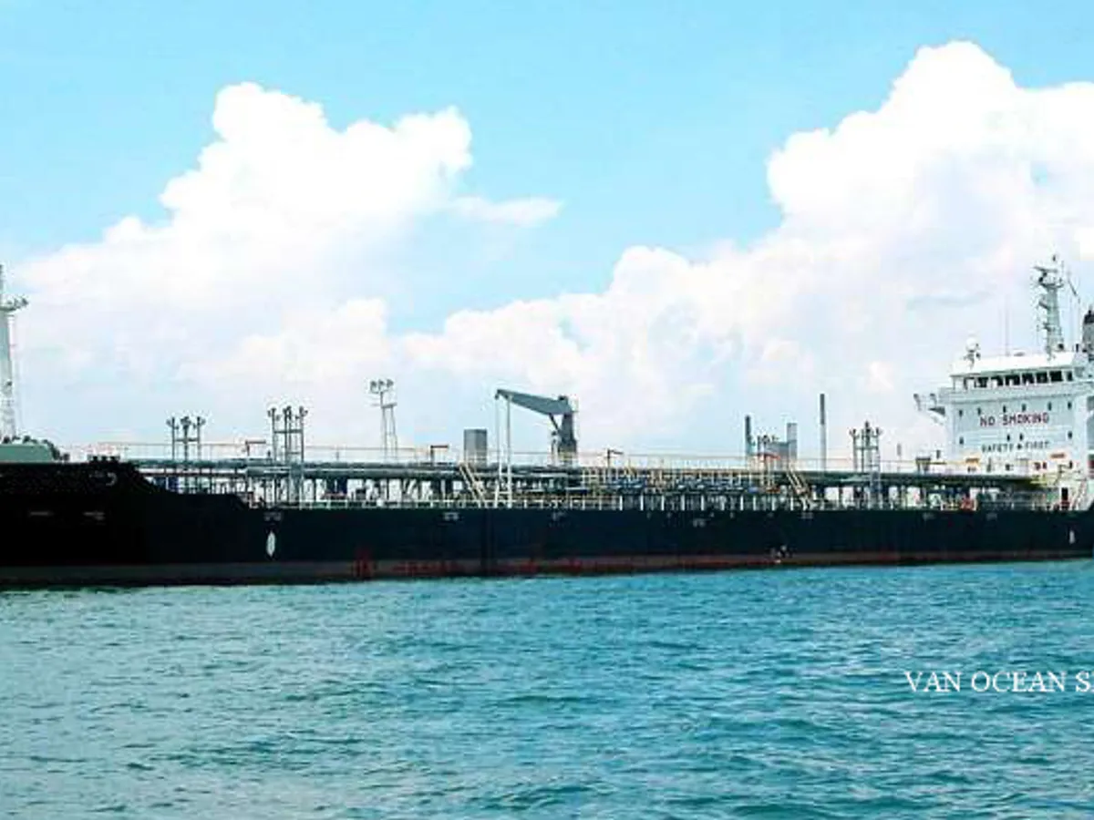 Oil/Chemical tanker for sale