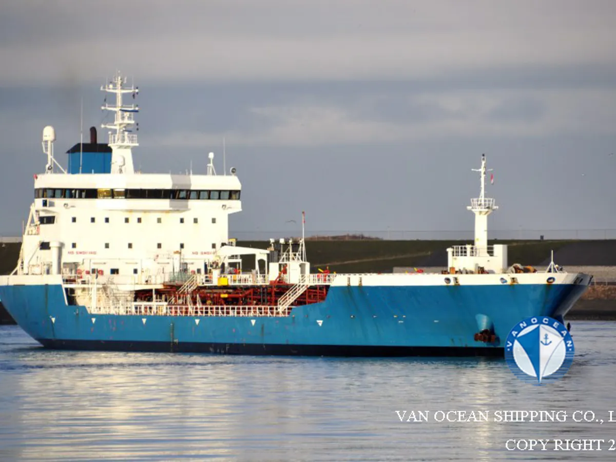 Oil/Chemical tanker for sale