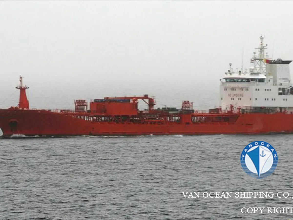 Oil/Chemical tanker for sale