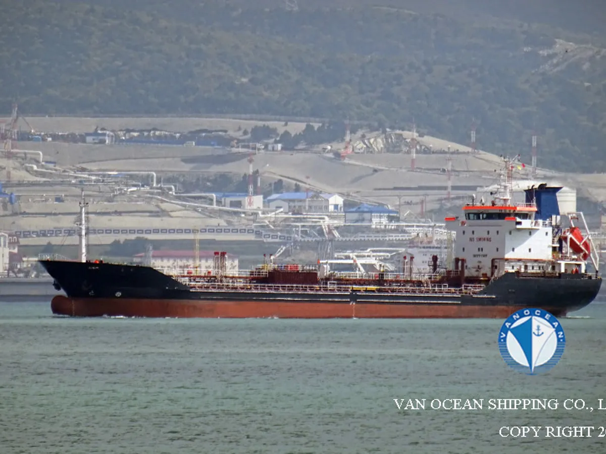 Oil/Chemical tanker for sale