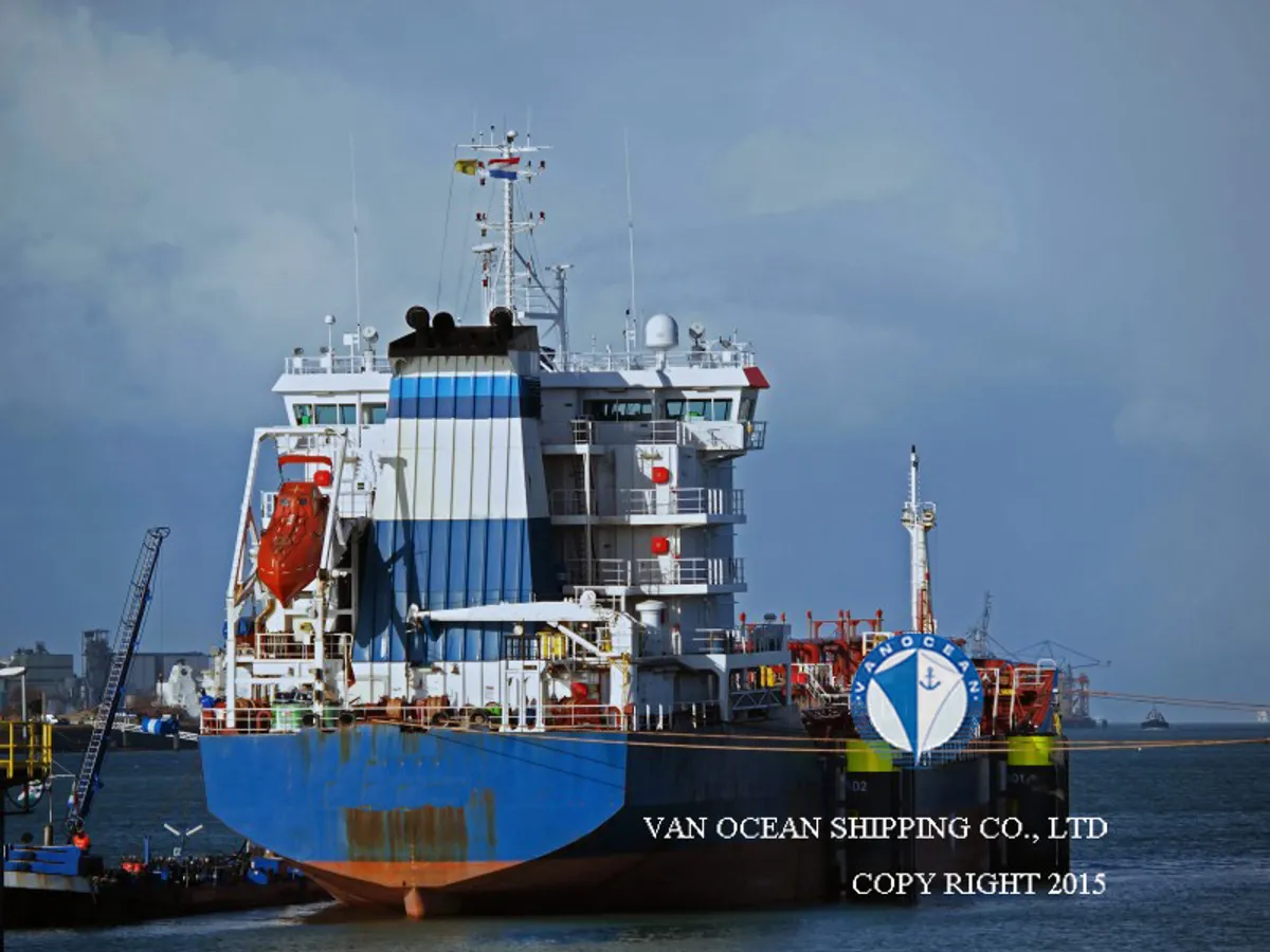 Oil/Chemical tanker for sale
