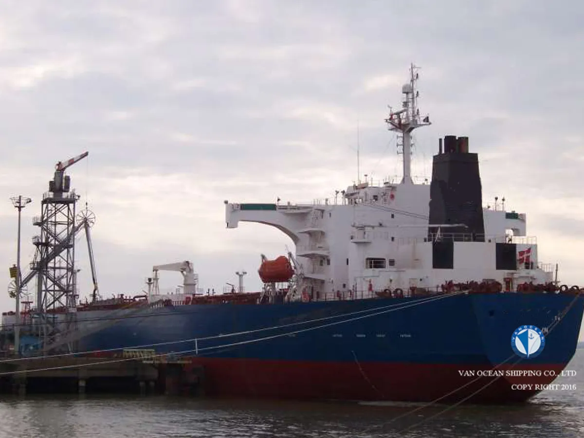 Oil/Chemical tanker for sale