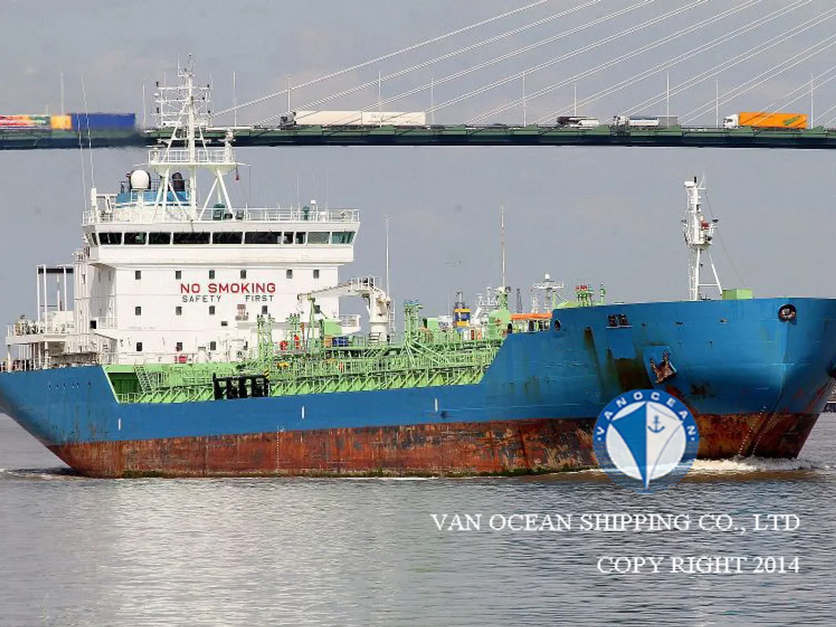 Oil/Chemical tanker for sale