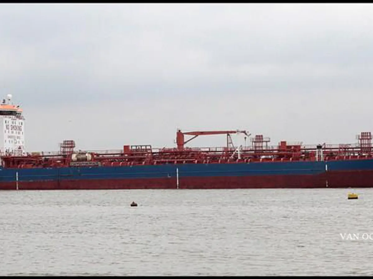 Oil/Chemical tanker for sale