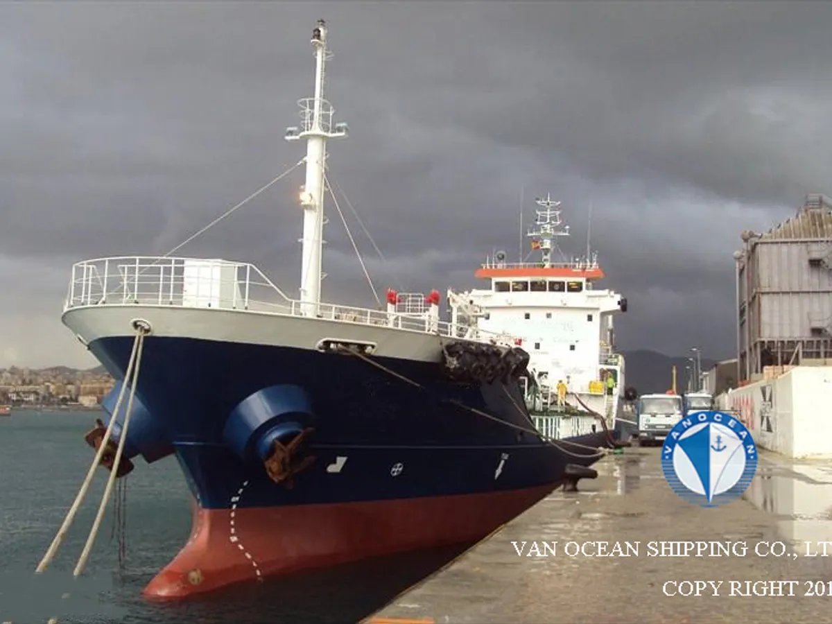 Oil/Chemical tanker for sale