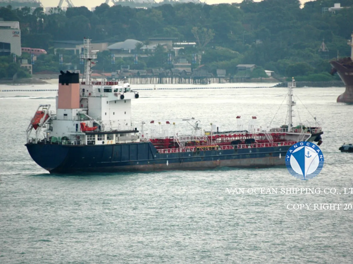 Oil/Chemical tanker for sale