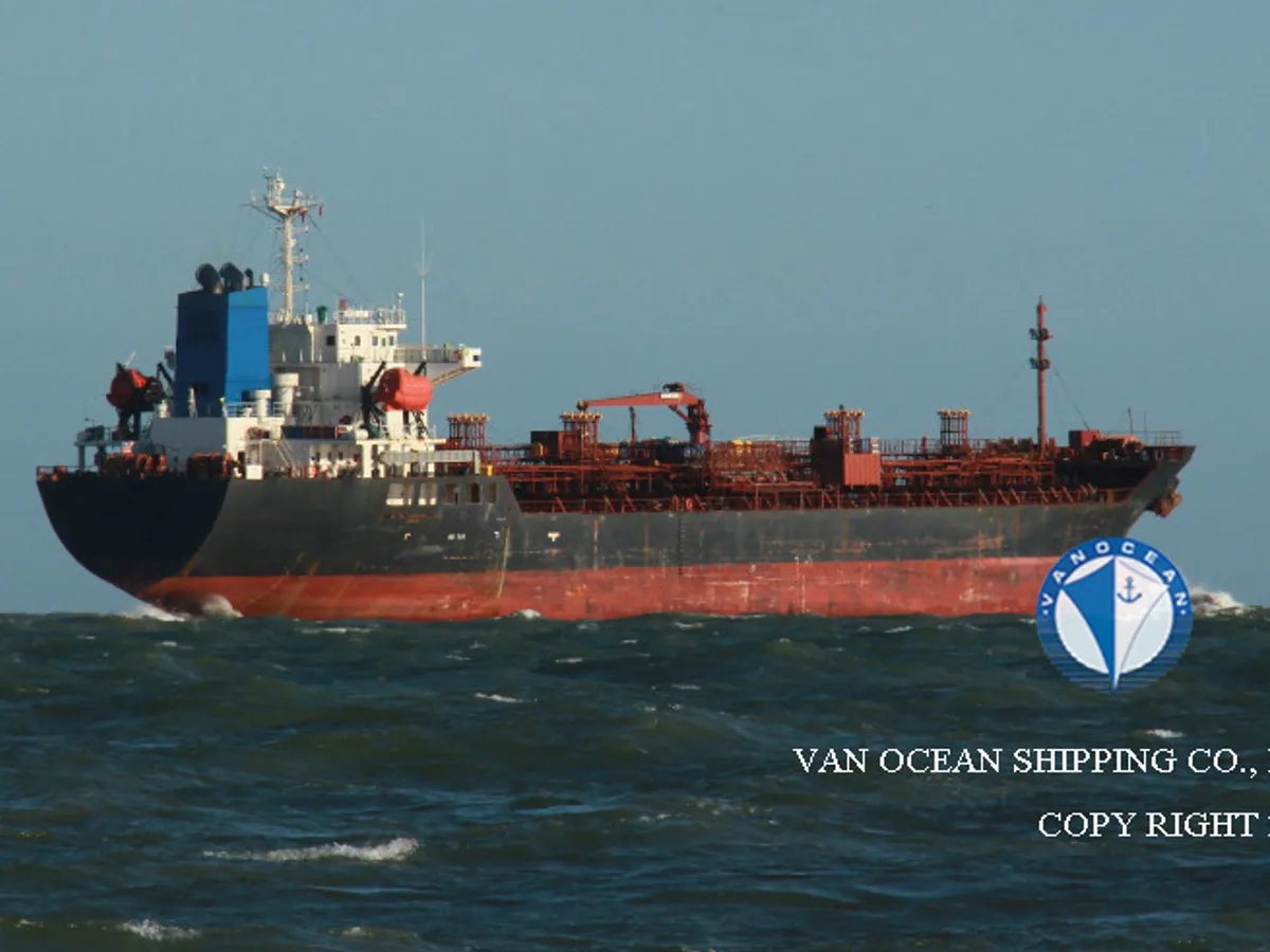 Oil/Chemical tanker for sale