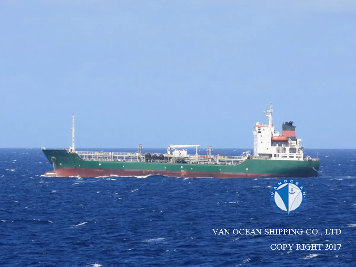 Oil/Chemical tanker for sale