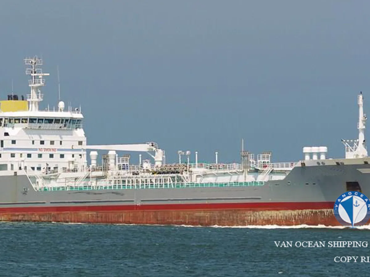 Oil/Chemical tanker for sale