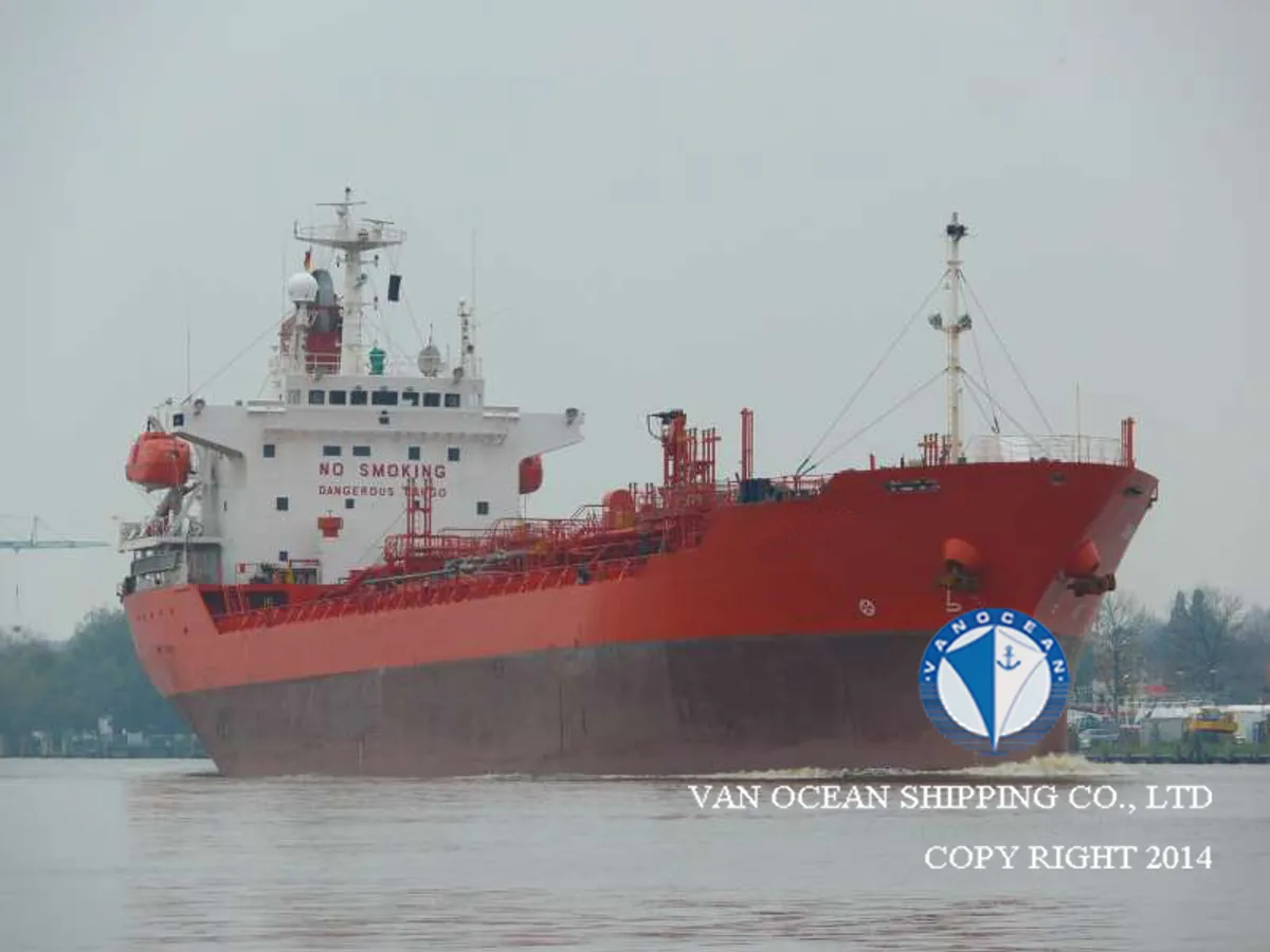 Oil/Chemical tanker for sale