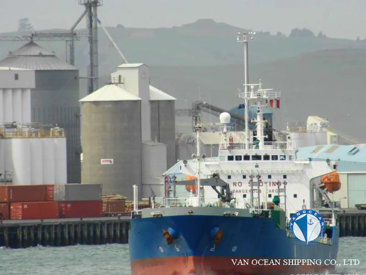 Oil/Chemical tanker for sale