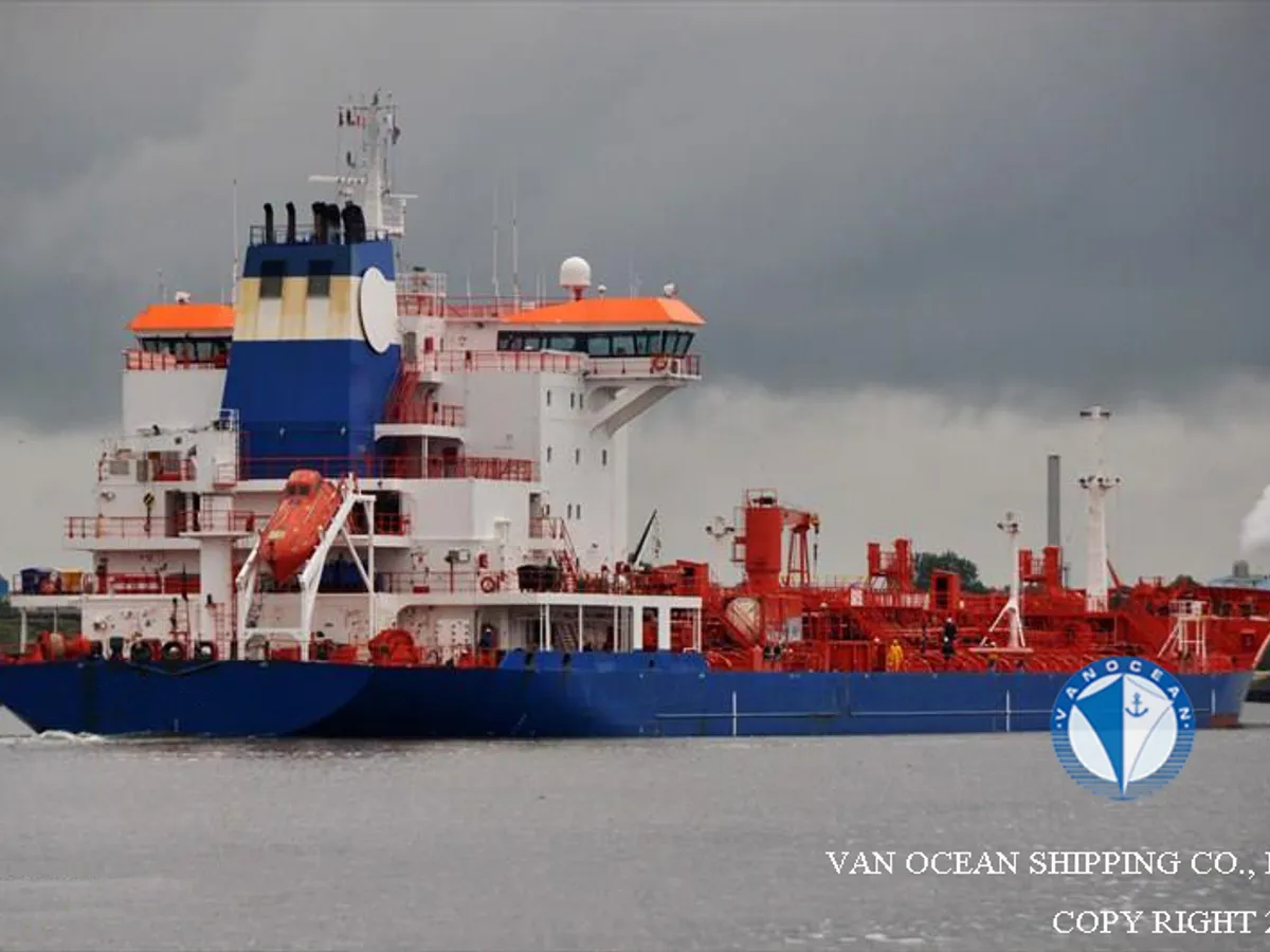 Oil/Chemical tanker for sale