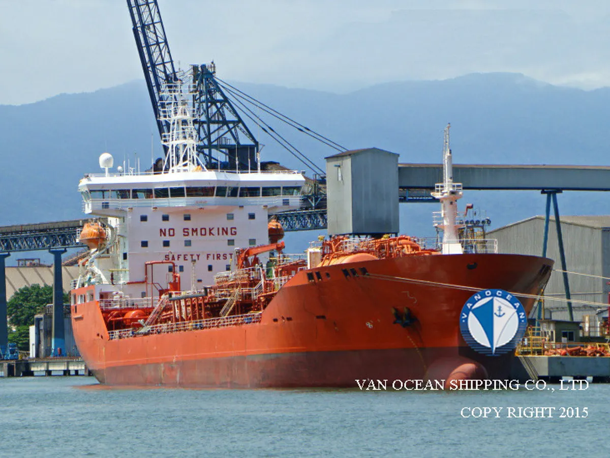 Oil/Chemical tanker for sale
