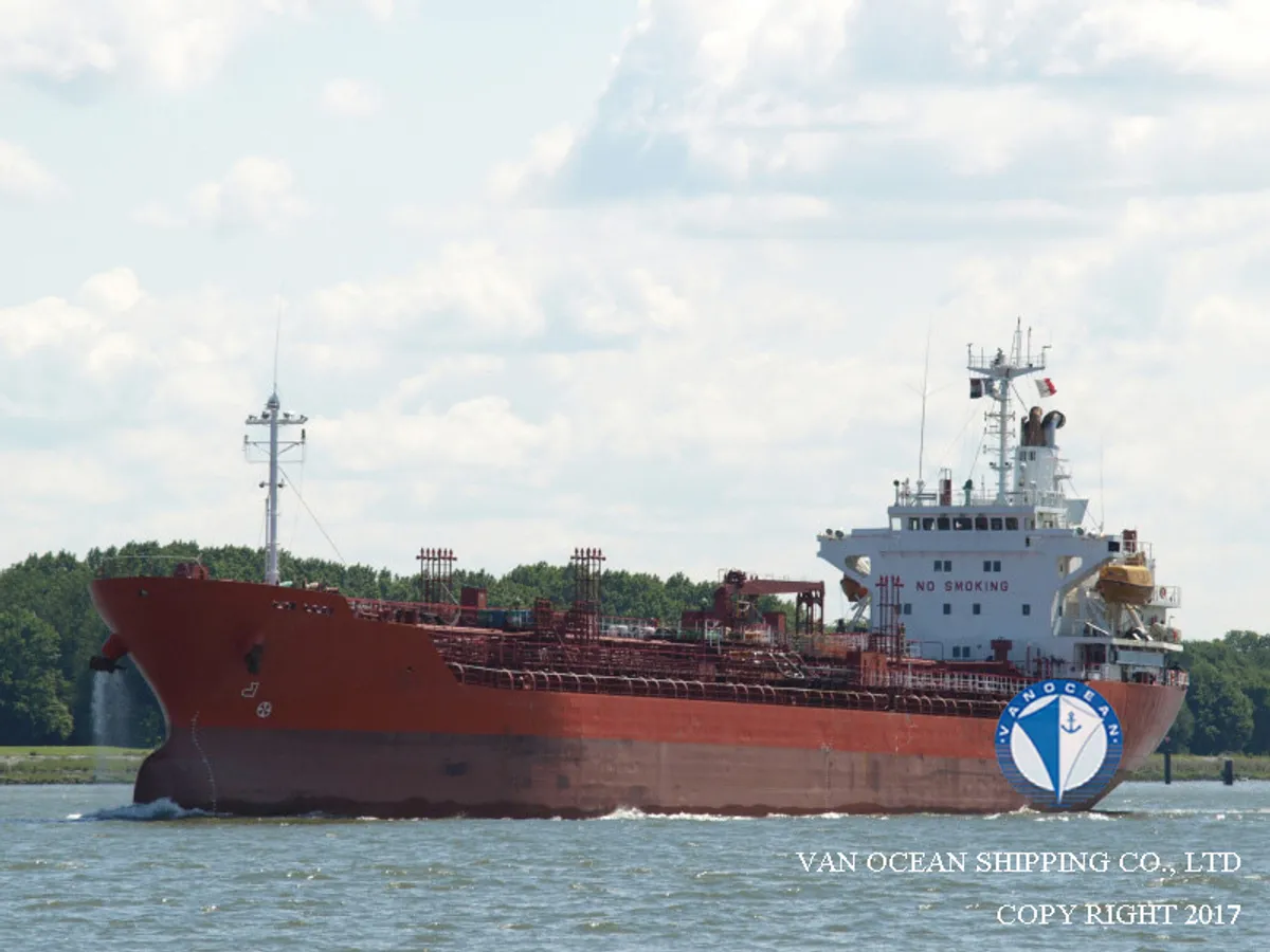 Oil/Chemical tanker for sale