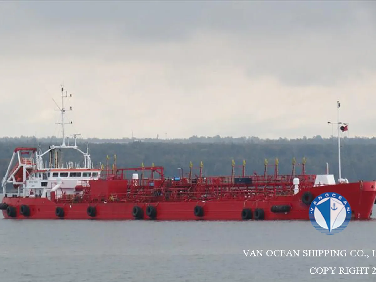 Oil/Chemical tanker for sale
