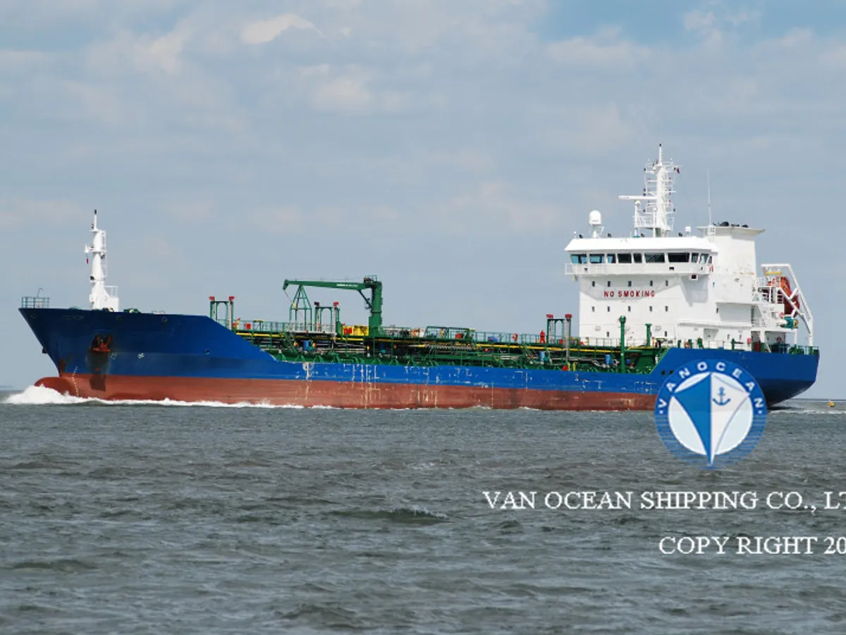 Oil/Chemical tanker for sale