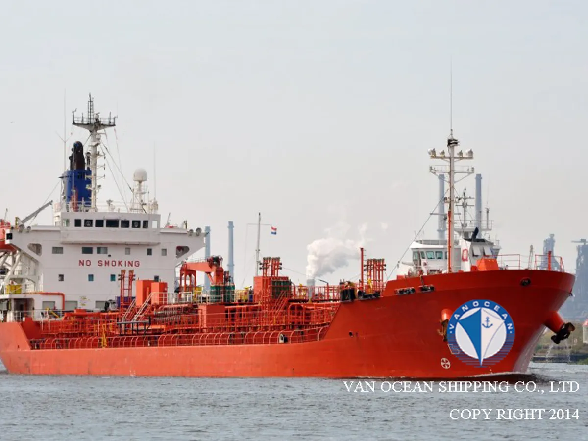 Oil/Chemical tanker for sale
