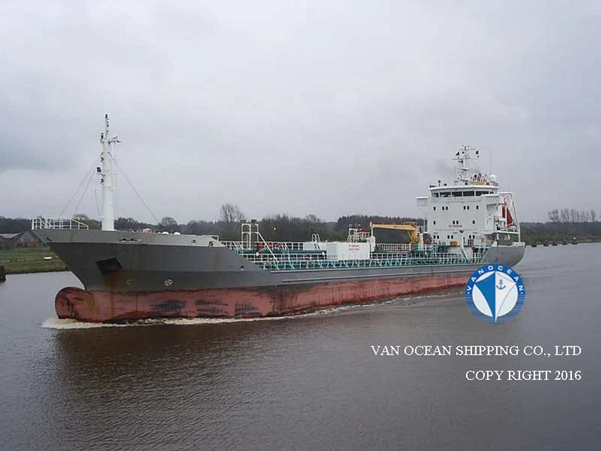 Oil/Chemical tanker for sale