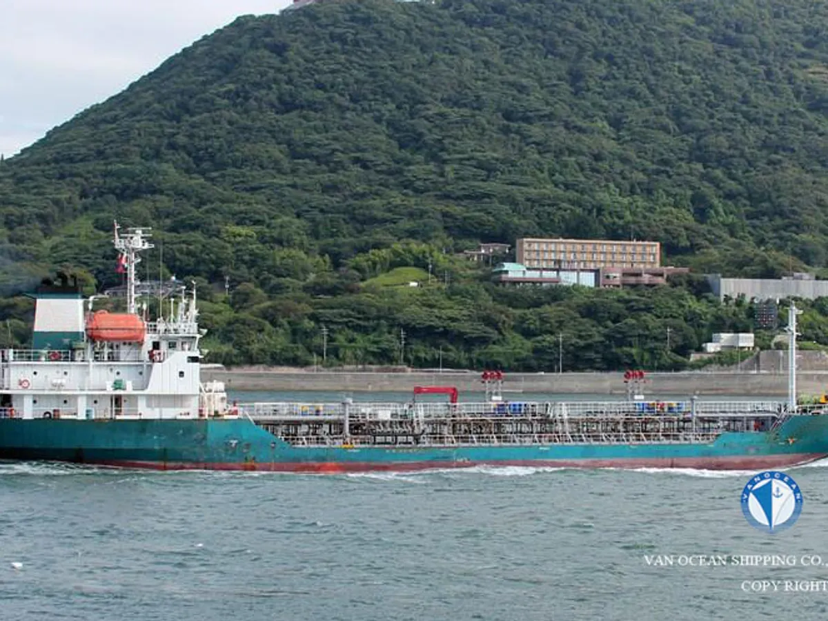 Oil/Chemical tanker for sale