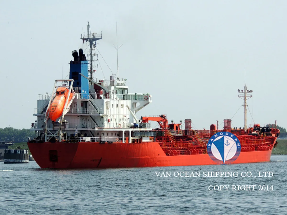 Oil/Chemical tanker for sale