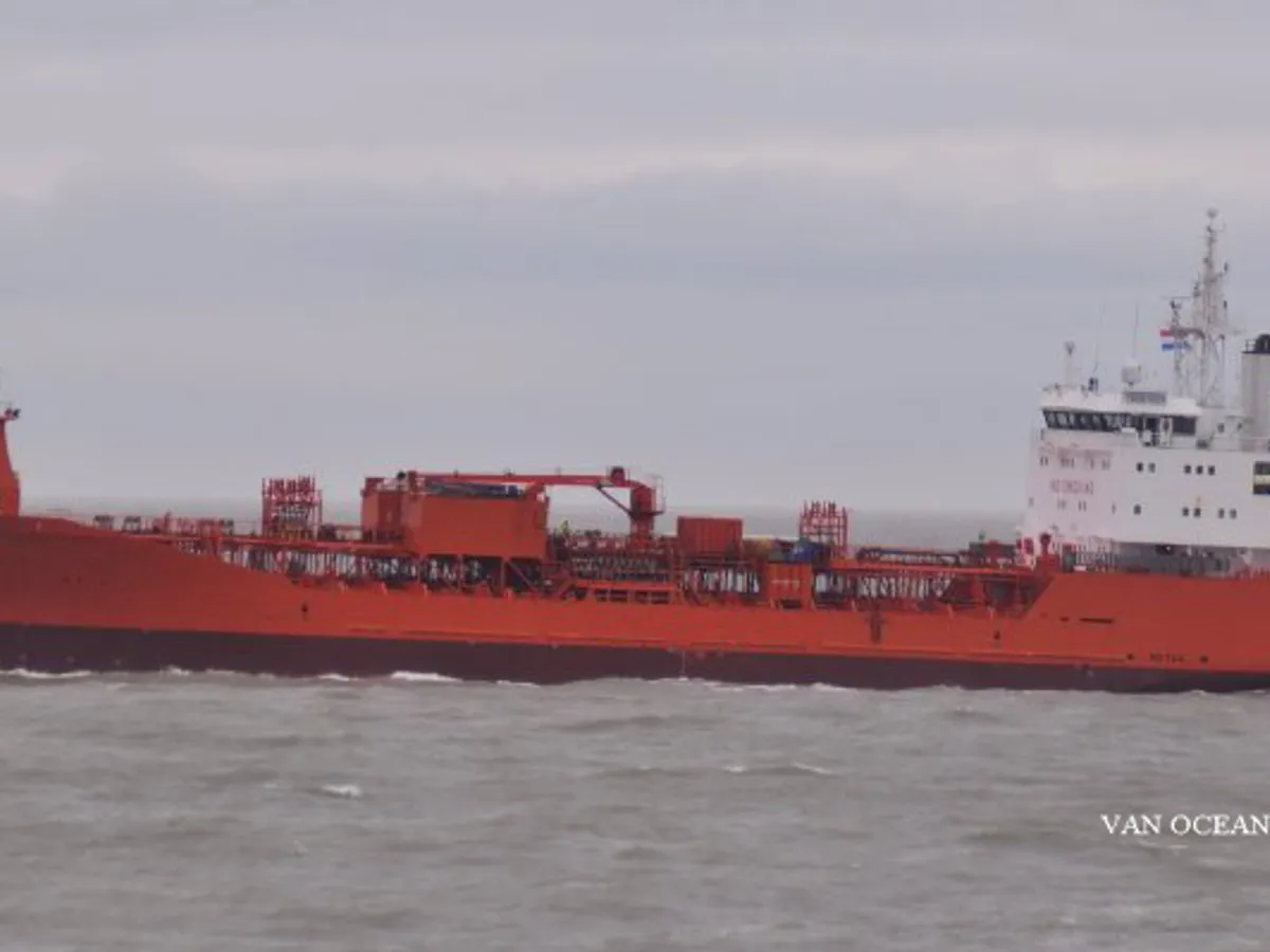 Oil/Chemical tanker for sale