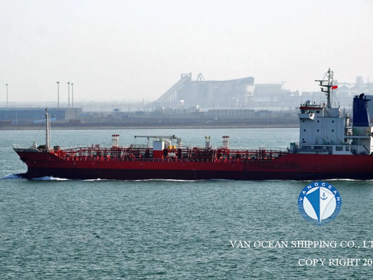 Oil/Chemical tanker for sale