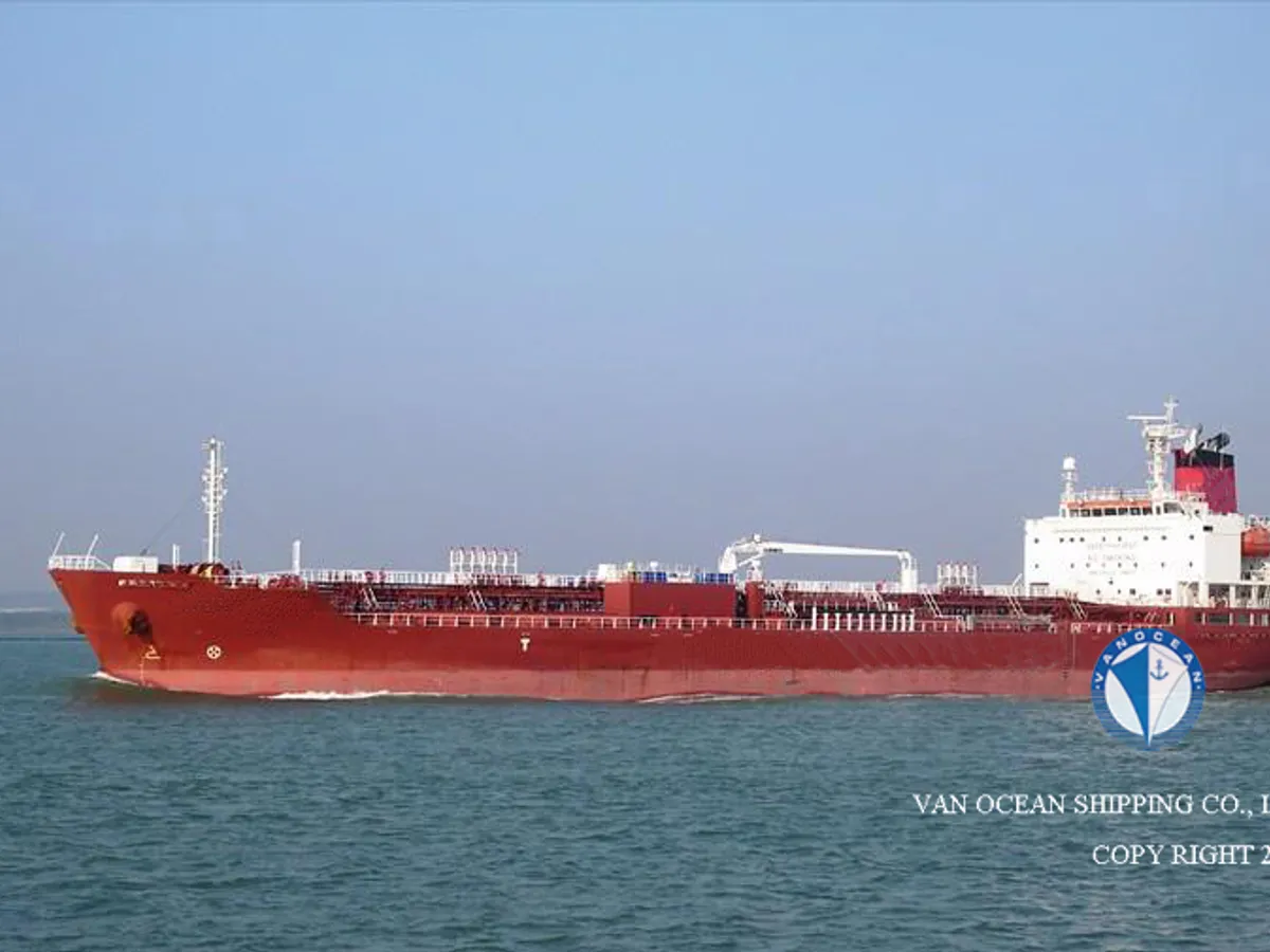 Oil/Chemical tanker for sale
