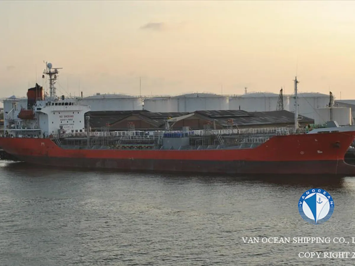 Oil/Chemical tanker for sale
