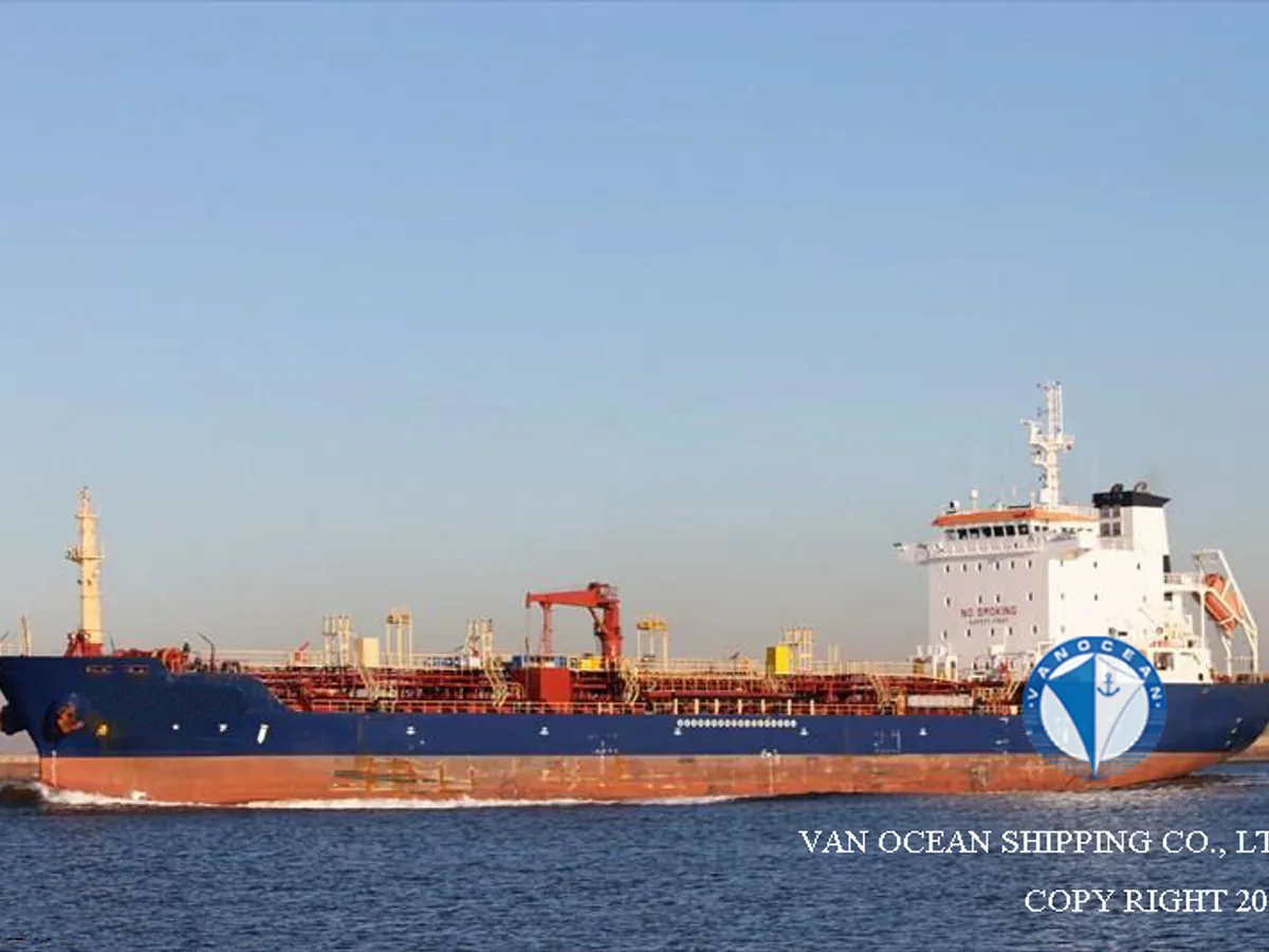 Oil/Chemical tanker for sale