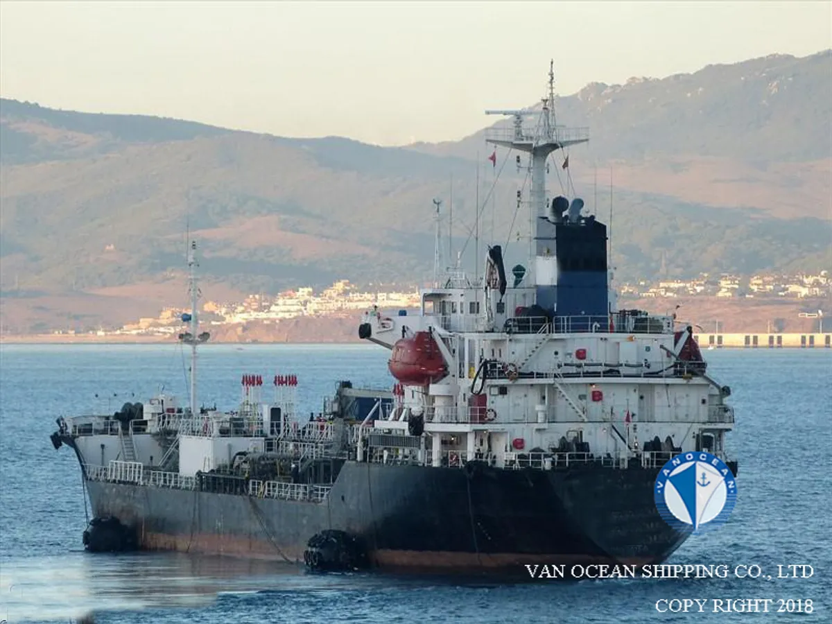 Oil/Chemical tanker for sale