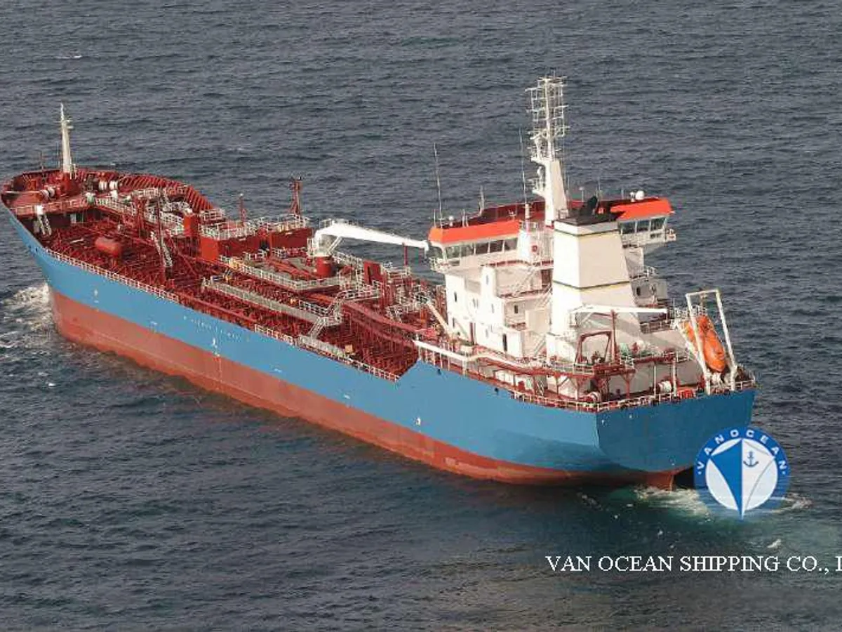 Oil/Chemical tanker for sale