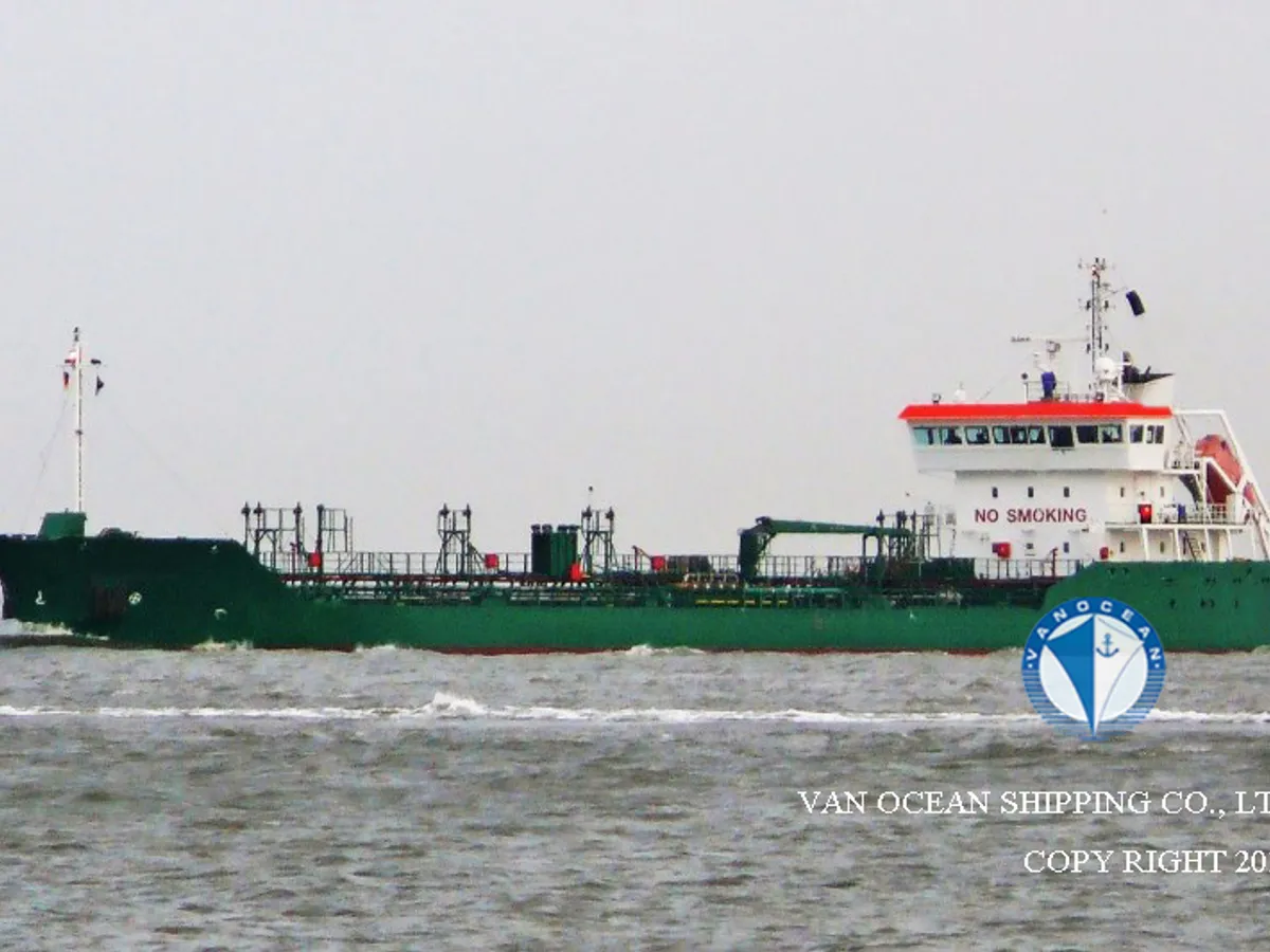 Oil/Chemical tanker for sale