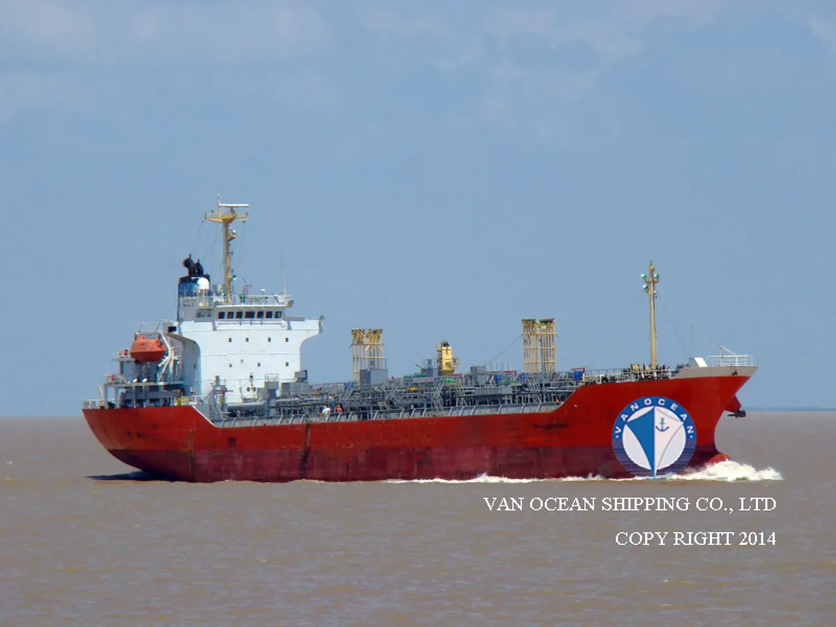 Oil/Chemical tanker for sale