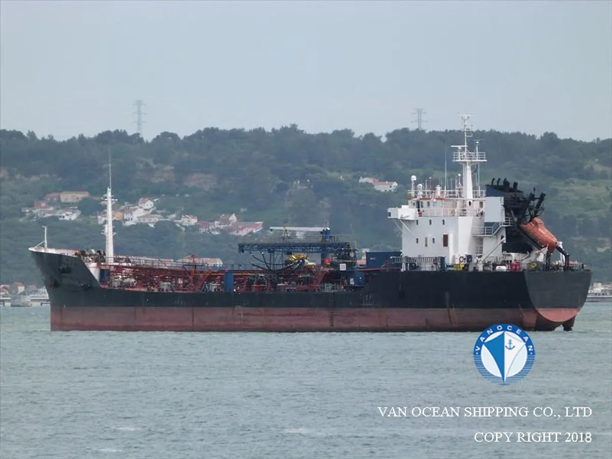 Oil/Chemical tanker for sale