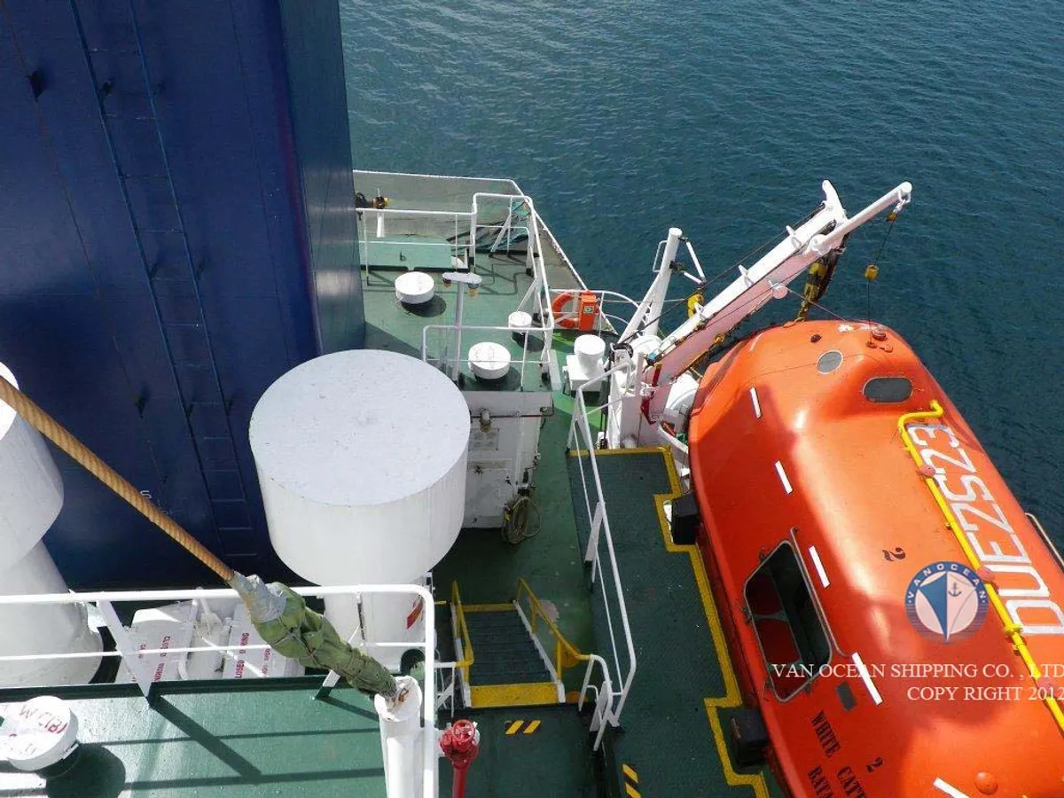 Oil/Chemical tanker for sale