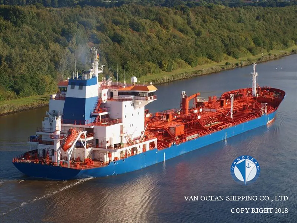 Oil/Chemical tanker for sale