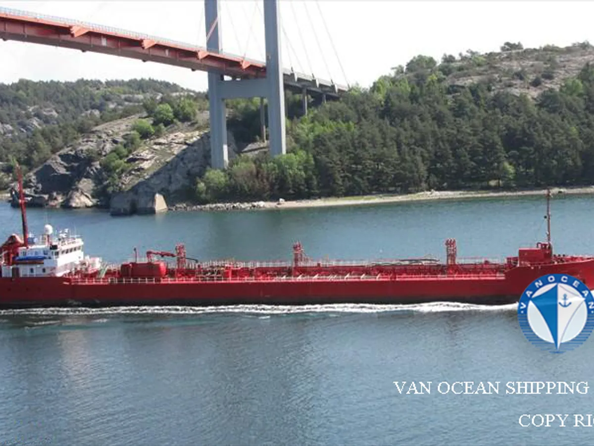 Oil/Chemical tanker for sale