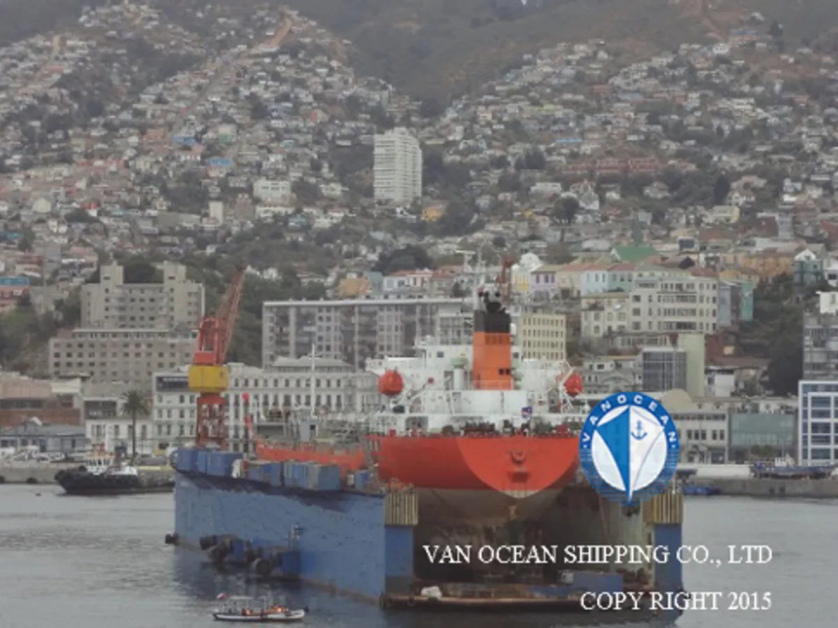 Oil/Chemical tanker for sale