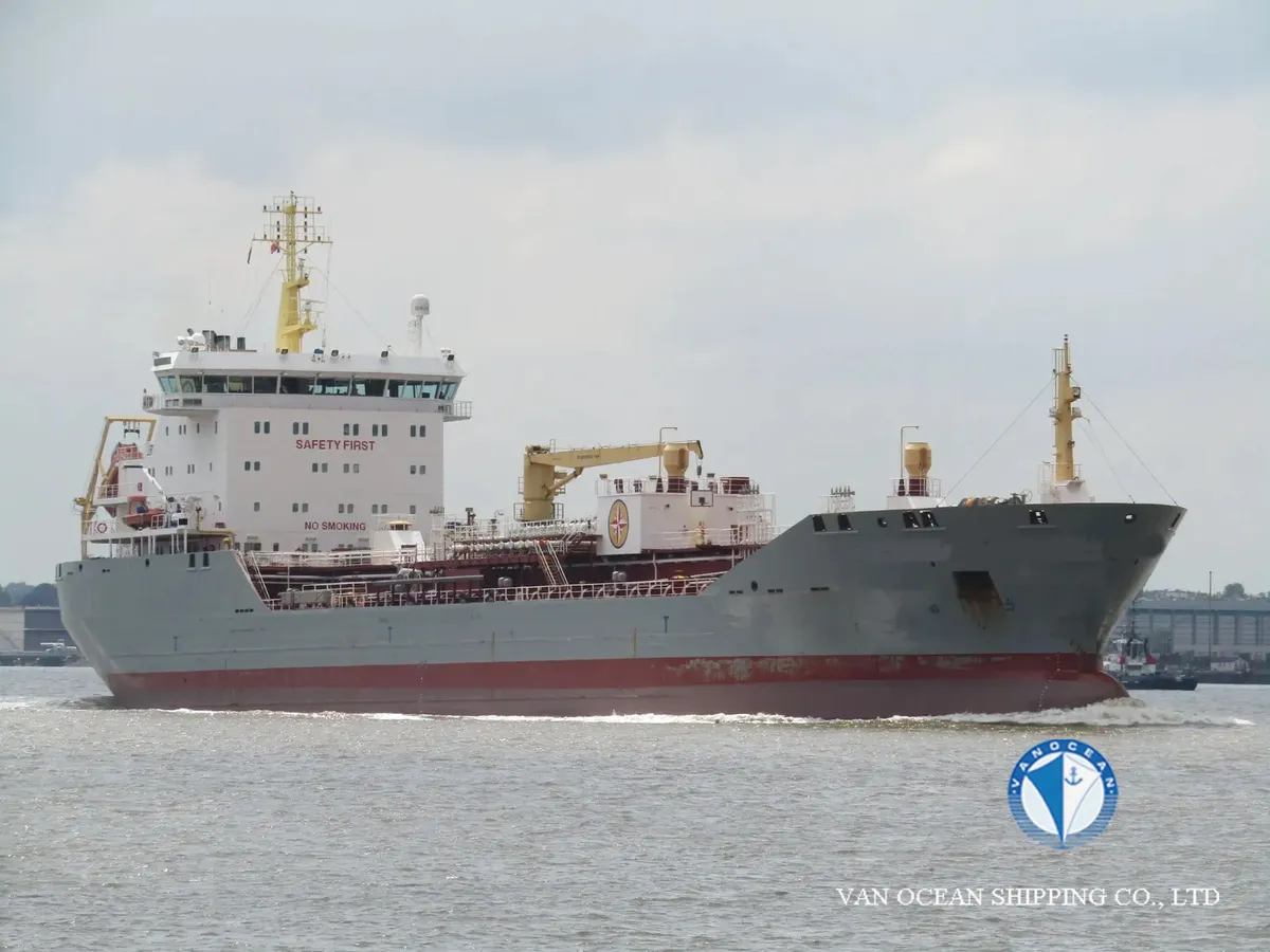 Oil/Chemical tanker for sale