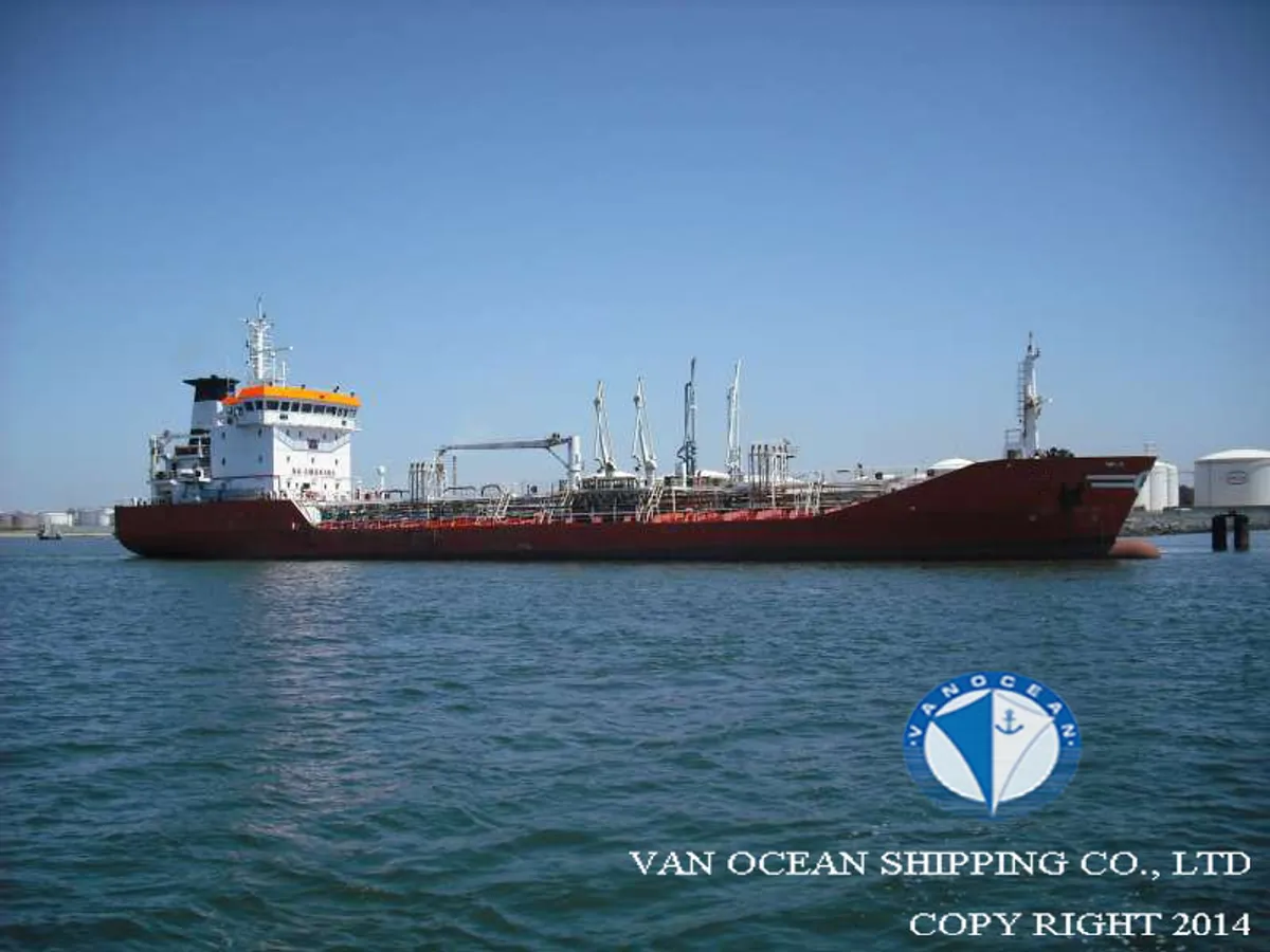 Oil/Chemical tanker for sale