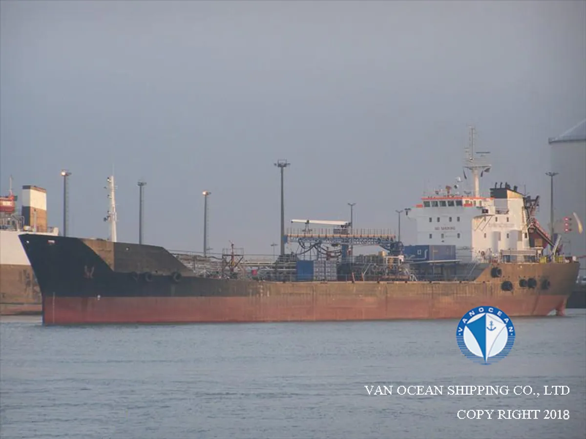 Oil/Chemical tanker for sale