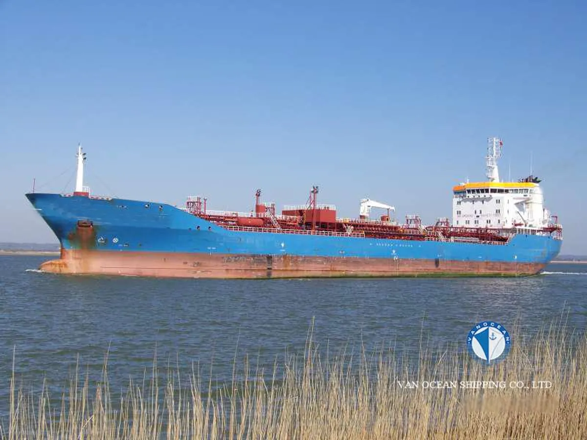 Oil/Chemical tanker for sale