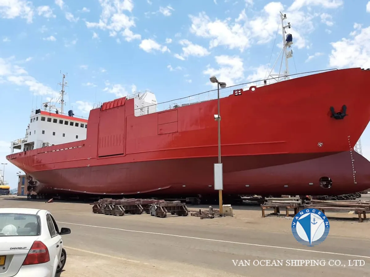 Reefer ship for sale