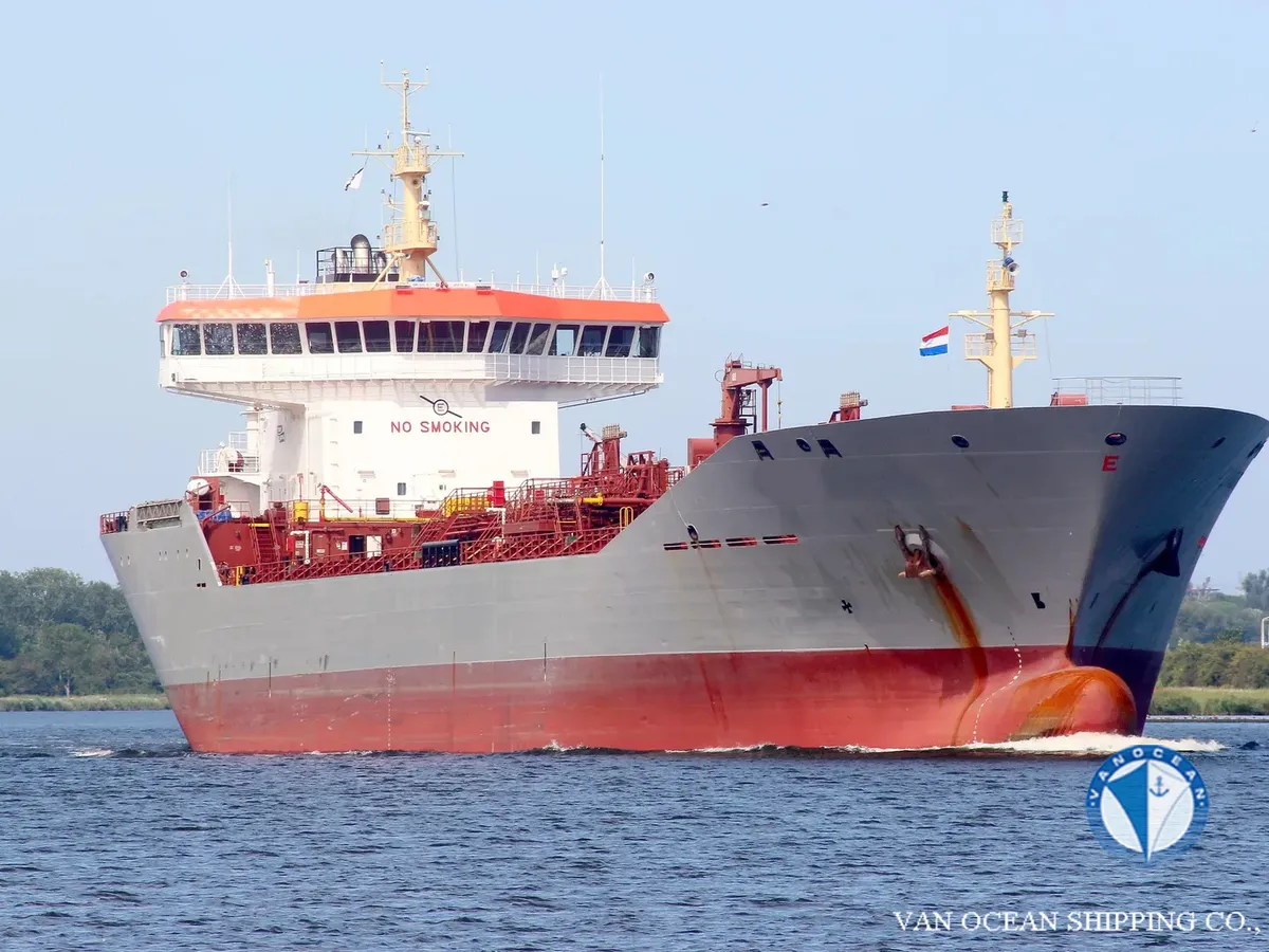 Oil/Chemical tanker for sale