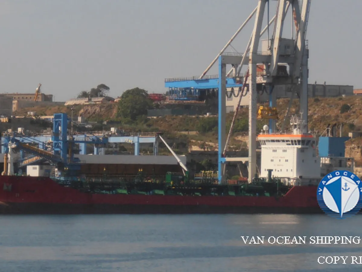 Oil/Chemical tanker for sale