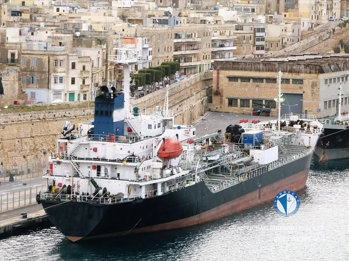 Oil/Chemical tanker for sale
