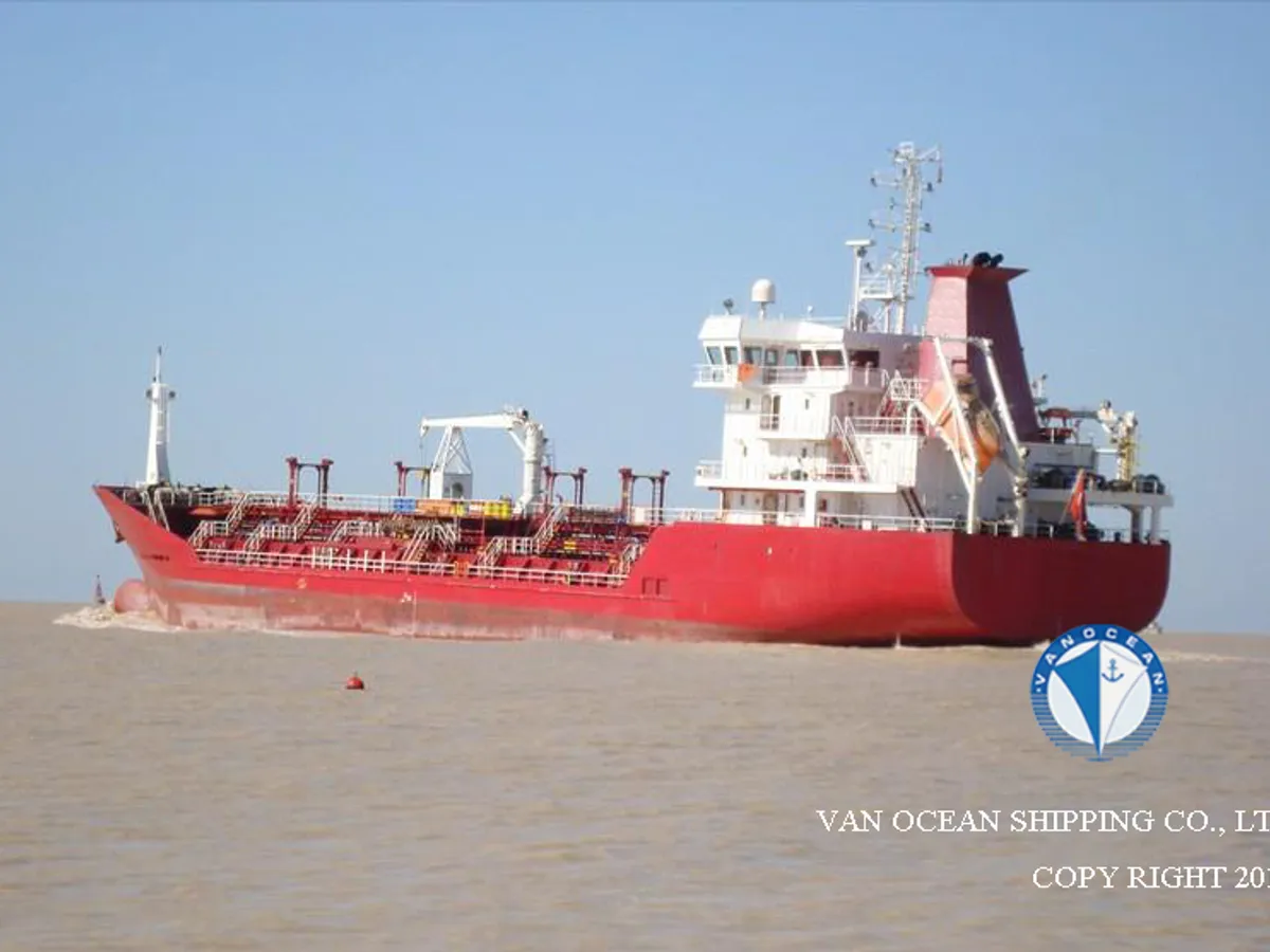 Oil/Chemical tanker for sale