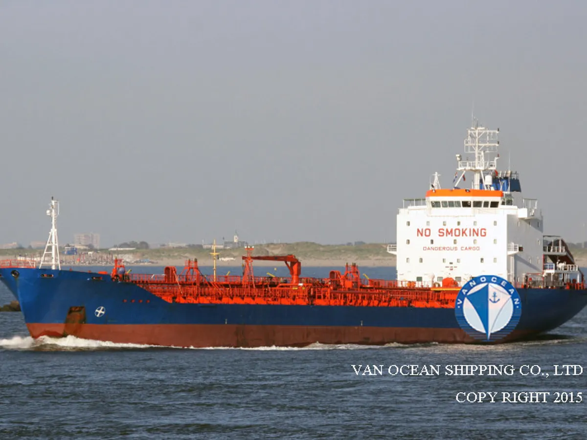 Oil/Chemical tanker for sale